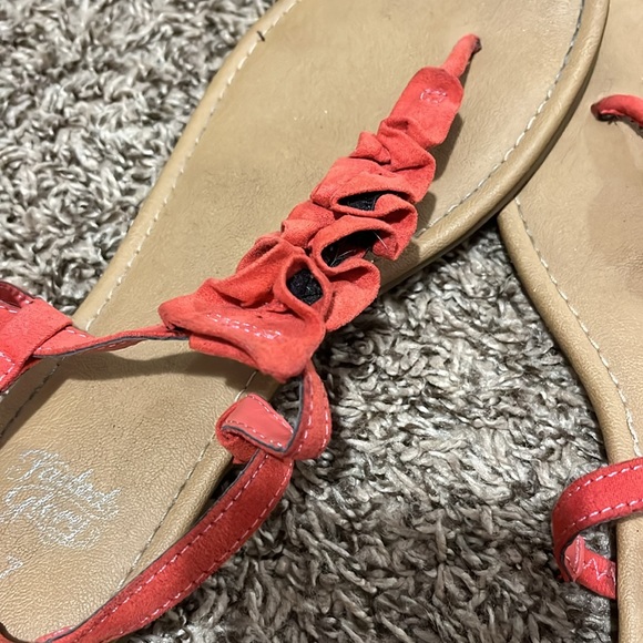 Faded Glory Sandals - Picture 2 of 3